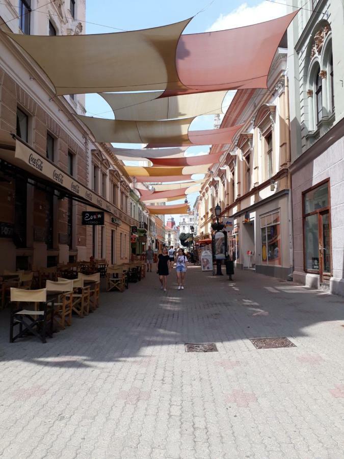 Sunny City Center Pecs Bagian luar foto